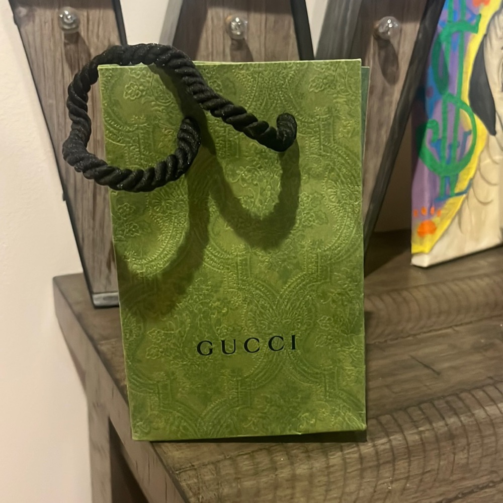 Gucci shopping bag & jewelry box